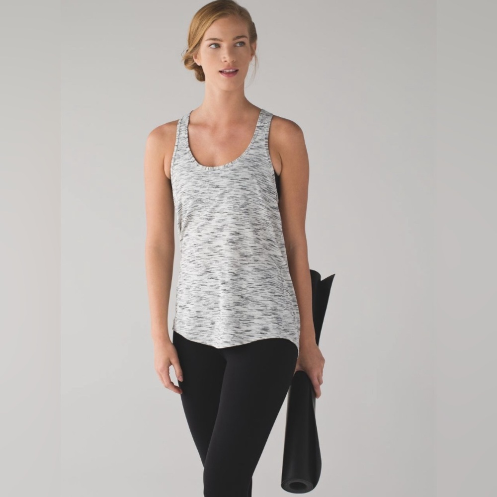 Lululemon Salute the Sun Singlet II Tank Tiger Space Dye Black White Size 4
